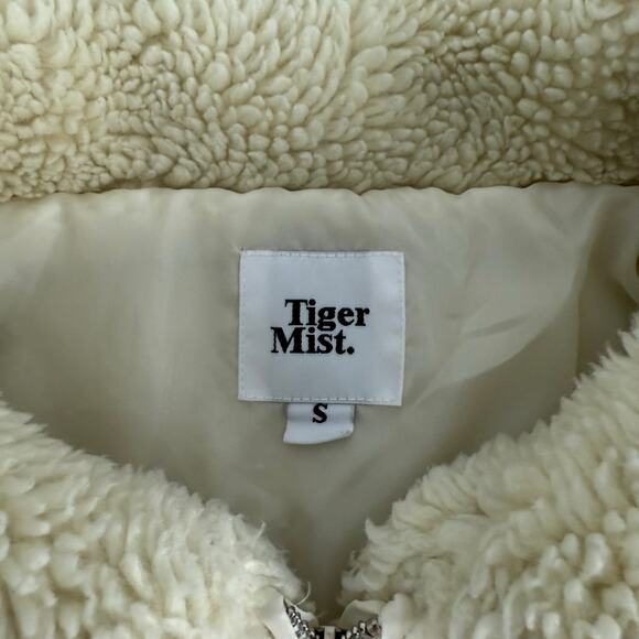 Tiger Mist Teddy Sherpa bomber jacket in cream size small - Picture 3 of 8